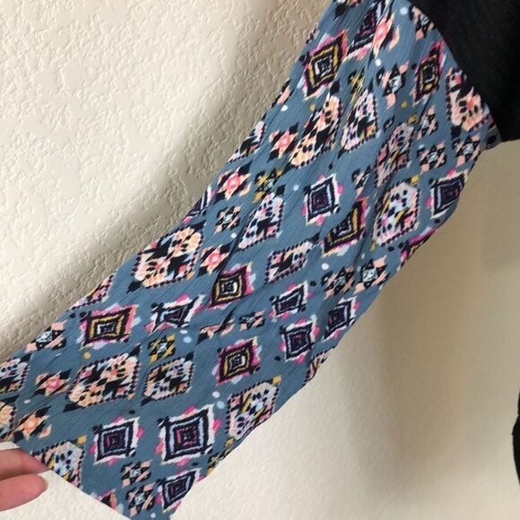 Notations Black Twist Front Split V Neck Top NWT Size S - Picture 5 of 9